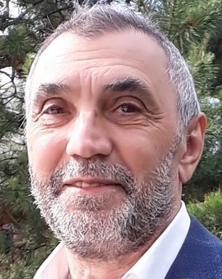 И липа серьгу золотую уронит тебе на ладонь