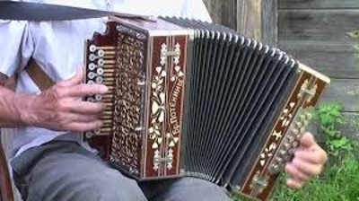 Плачет русская гармошка Плачет русская гармошка